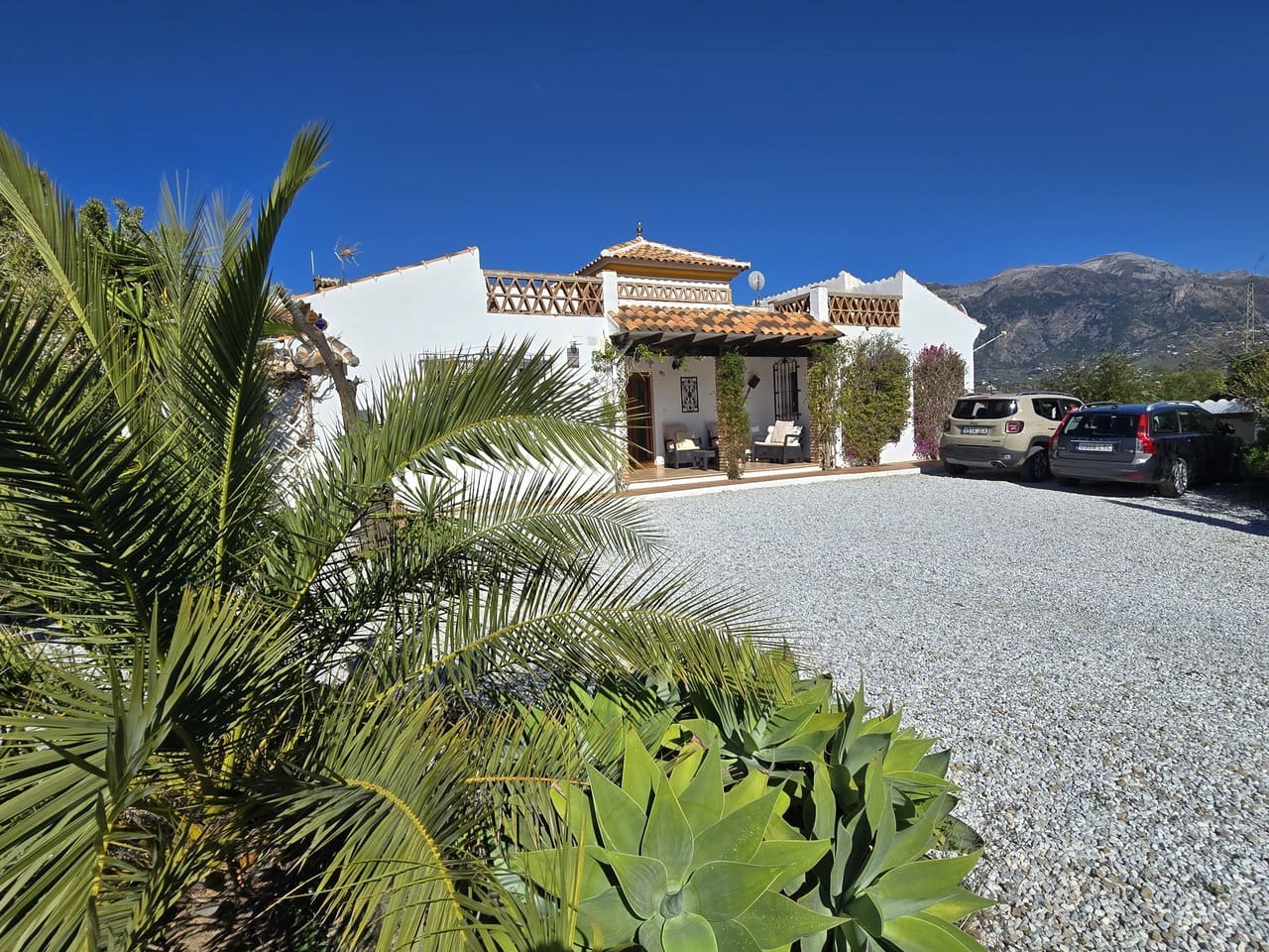 3 makuuhuone Huvila myytävänä paikassa Vinuela mukana uima-altaan 
autotalli - 525 000 € (Ref: 9609553)