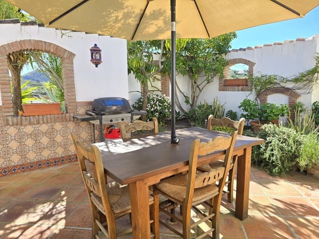 3 makuuhuone Huvila myytävänä paikassa Viñuela mukana uima-altaan 
autotalli - 525 000 € (Ref: 9609553)