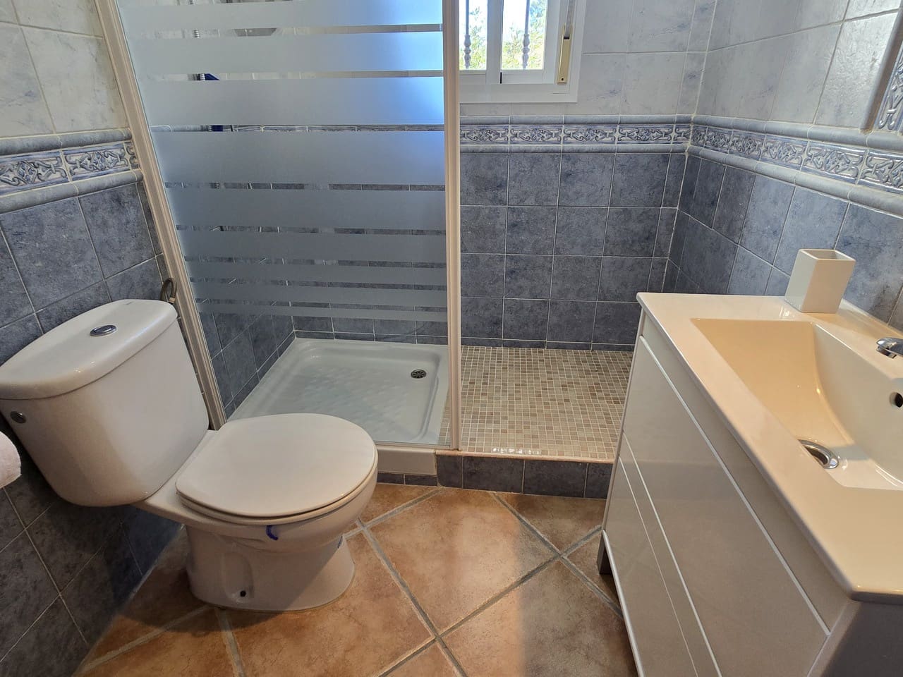 3 bedroom Villa for sale in Vinuela with pool garage - € 525,000 (Ref: 9609553)