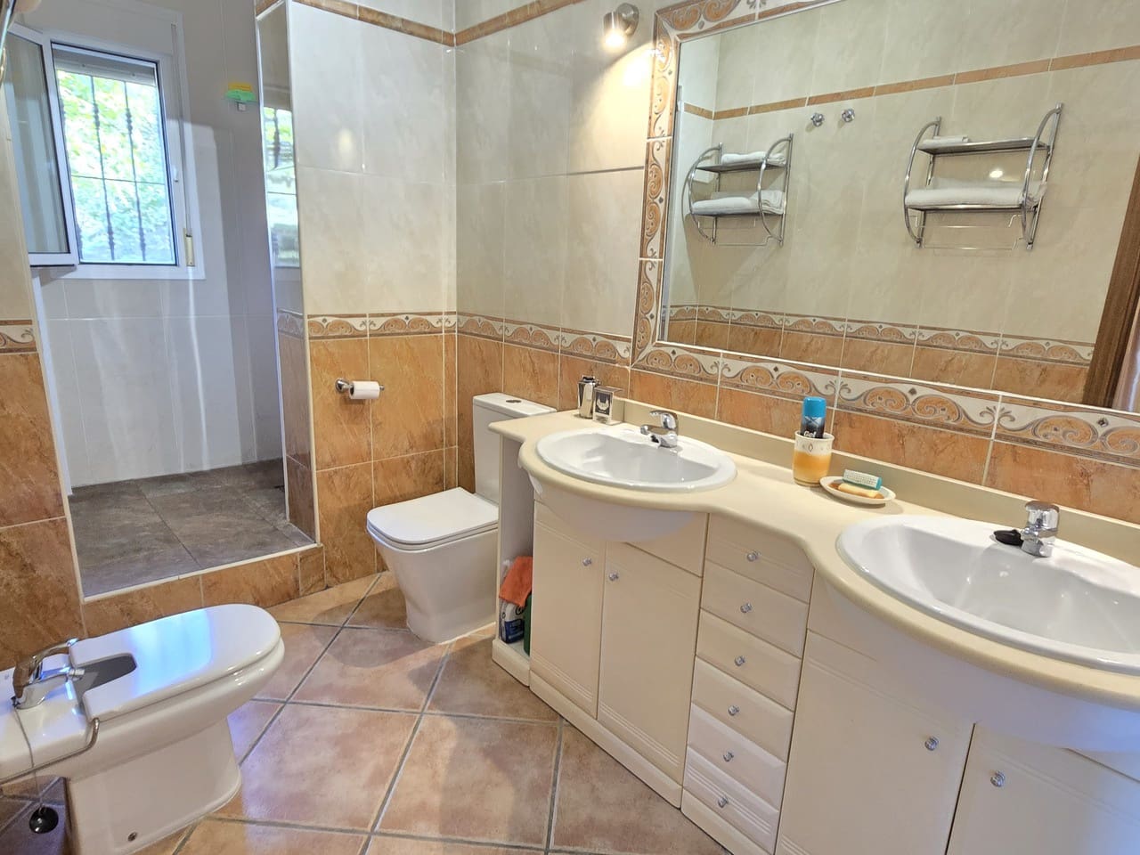 3 bedroom Villa for sale in Vinuela with pool garage - € 525,000 (Ref: 9609553)