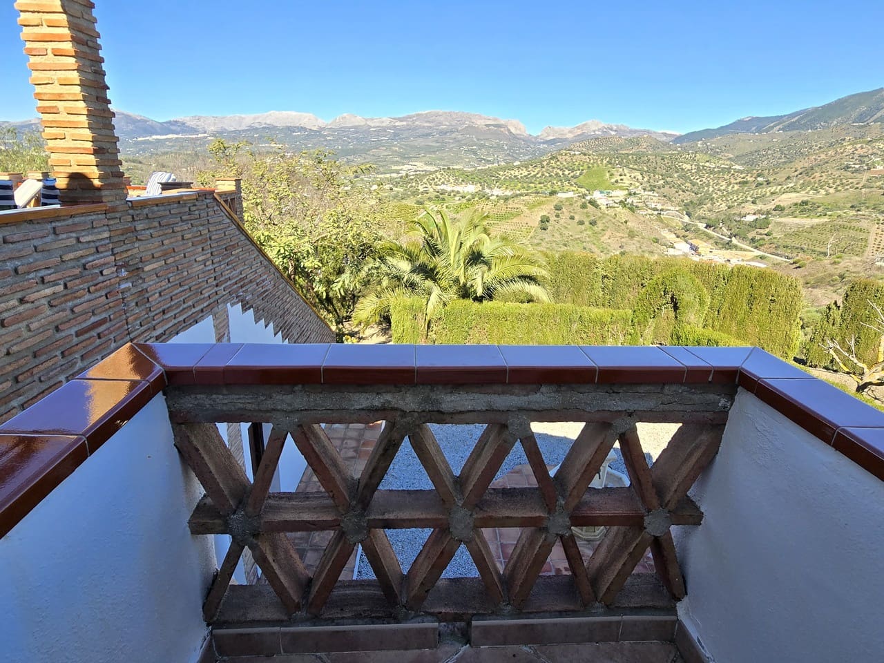 3 bedroom Villa for sale in Vinuela with pool garage - € 525,000 (Ref: 9609553)