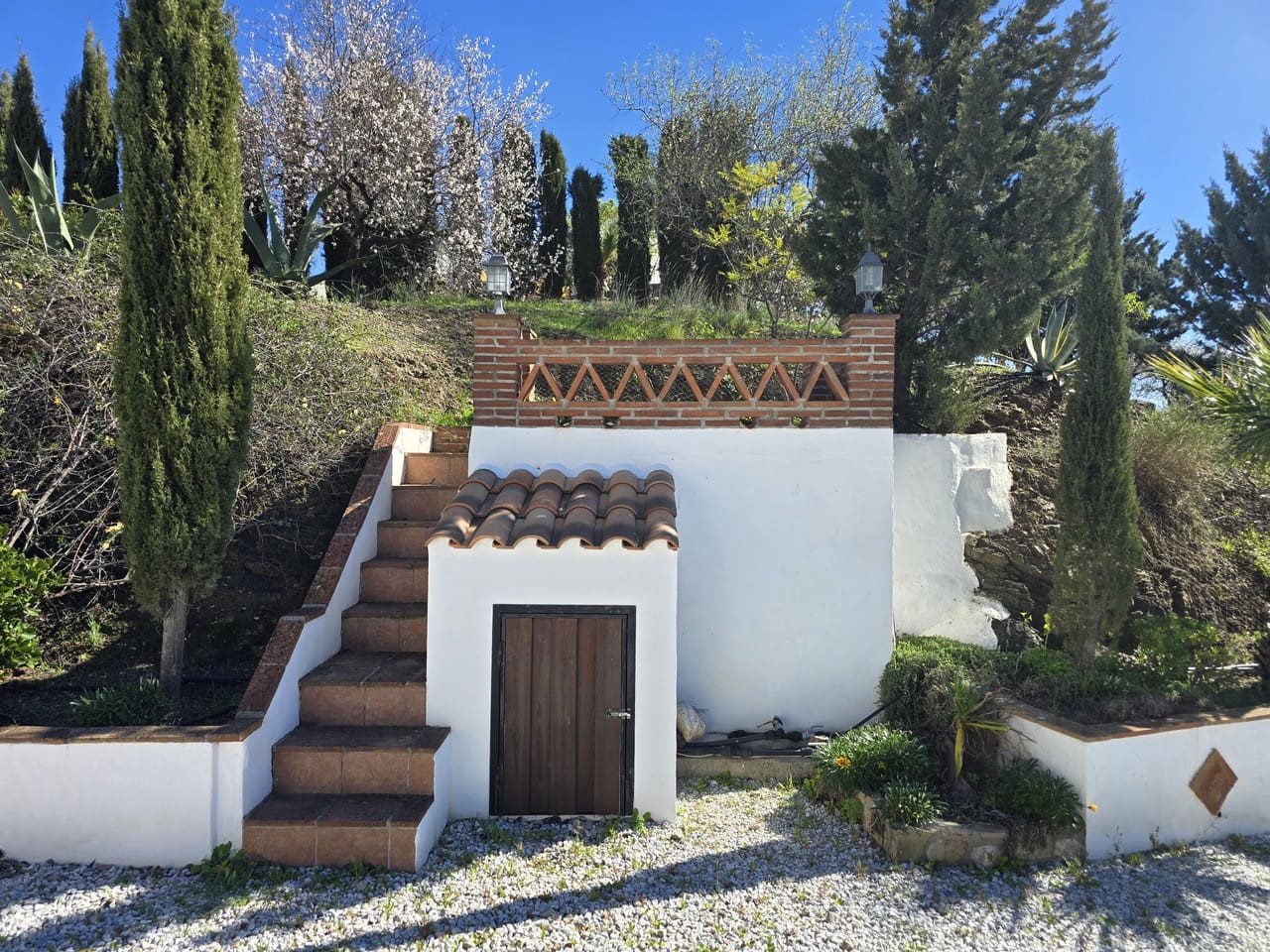 3 bedroom Villa for sale in Vinuela with pool garage - € 525,000 (Ref: 9609553)