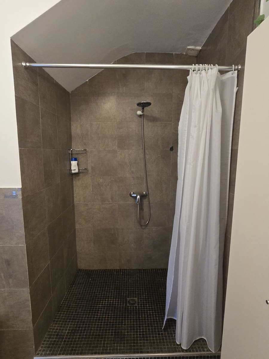 3 makuuhuone Huvila myytävänä paikassa Alcaucin mukana uima-altaan 
autotalli - 375 000 € (Ref: 9610116)