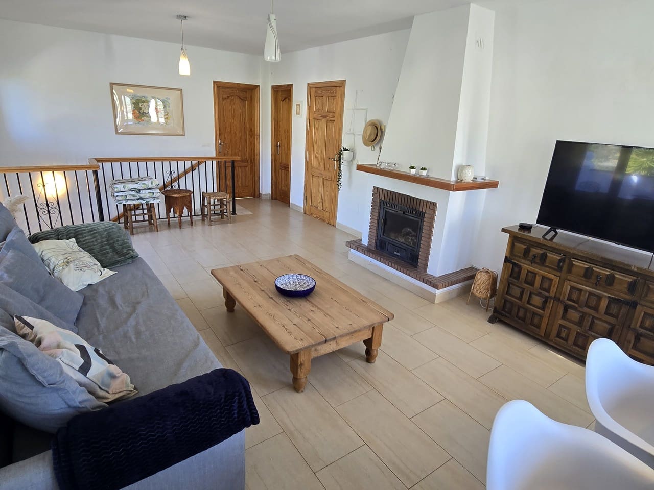 3 makuuhuone Huvila myytävänä paikassa Alcaucin mukana uima-altaan 
autotalli - 375 000 € (Ref: 9610116)