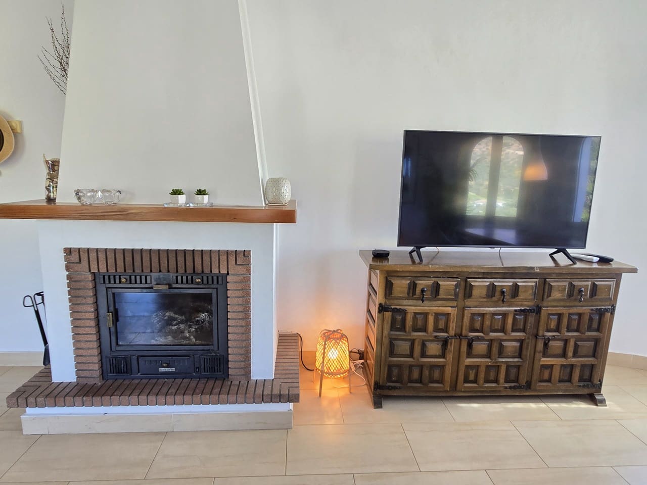 3 makuuhuone Huvila myytävänä paikassa Alcaucin mukana uima-altaan 
autotalli - 375 000 € (Ref: 9610116)