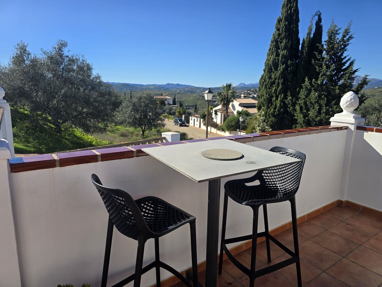 3 makuuhuone Huvila myytävänä paikassa Alcaucin mukana uima-altaan 
autotalli - 375 000 € (Ref: 9610116)