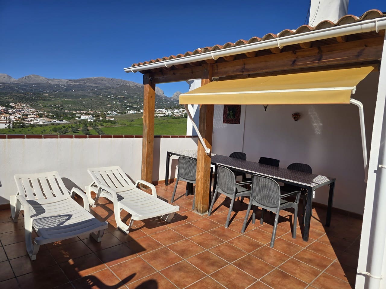 3 makuuhuone Huvila myytävänä paikassa Alcaucin mukana uima-altaan 
autotalli - 375 000 € (Ref: 9610116)