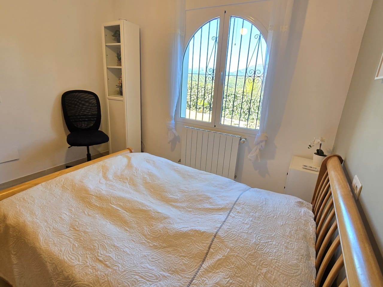 3 makuuhuone Huvila myytävänä paikassa Alcaucin mukana uima-altaan 
autotalli - 375 000 € (Ref: 9610116)