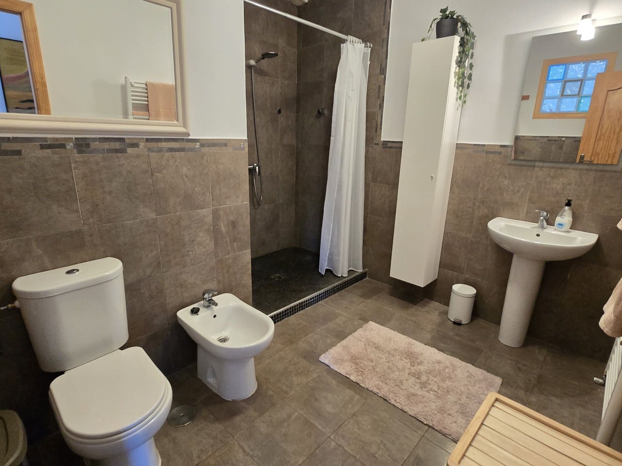 3 makuuhuone Huvila myytävänä paikassa Alcaucin mukana uima-altaan 
autotalli - 375 000 € (Ref: 9610116)