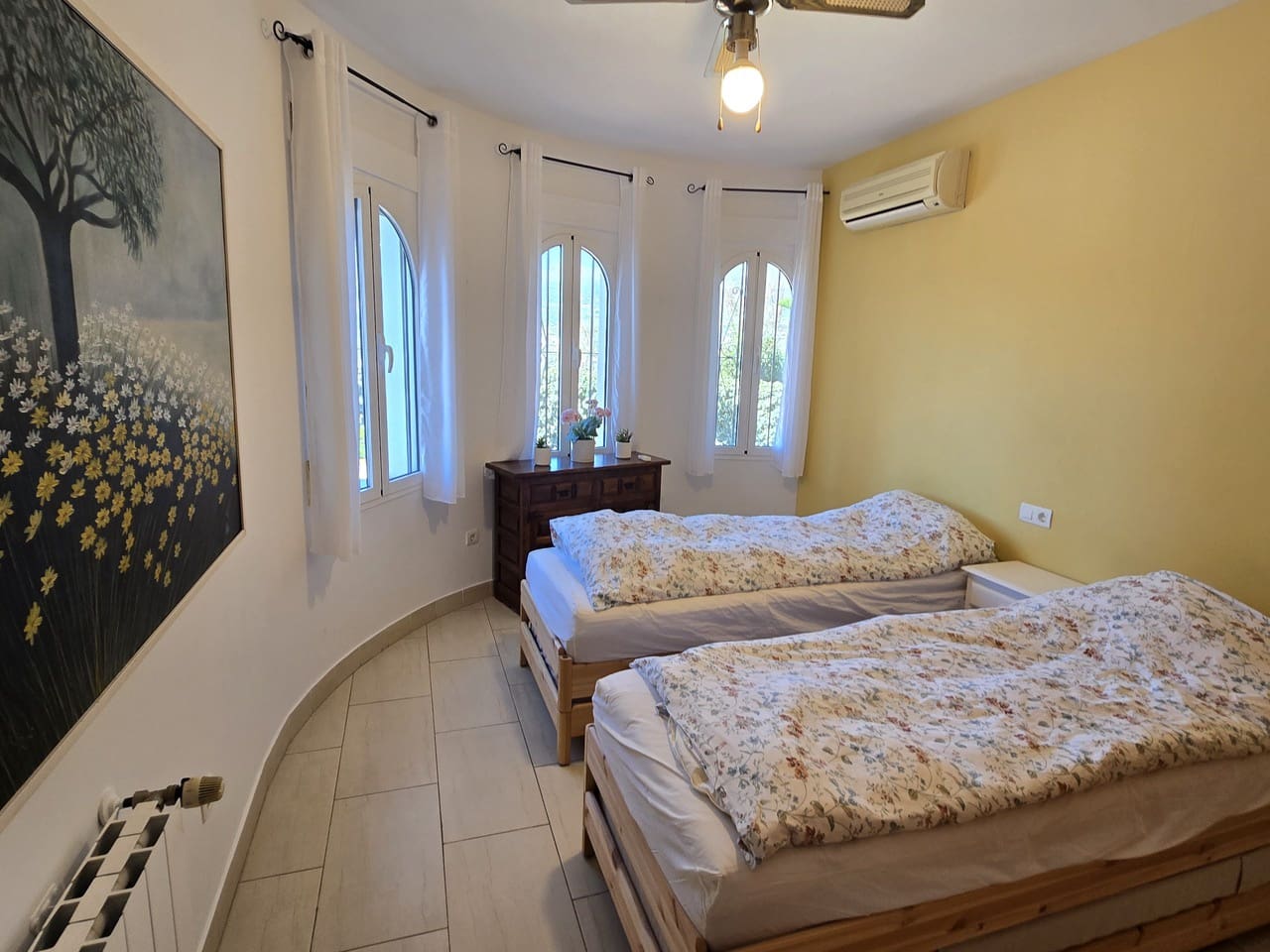 3 makuuhuone Huvila myytävänä paikassa Alcaucin mukana uima-altaan 
autotalli - 375 000 € (Ref: 9610116)