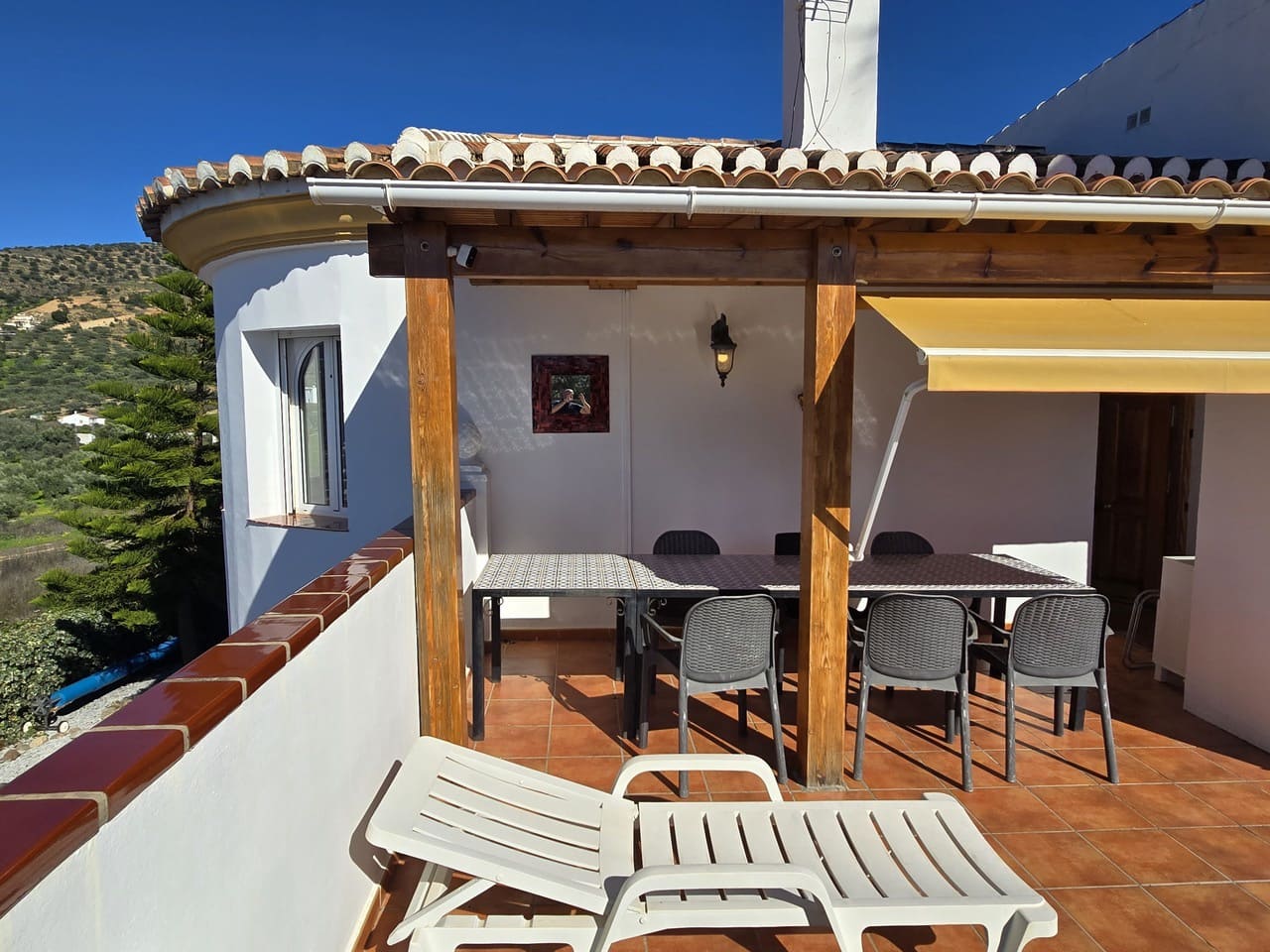 3 makuuhuone Huvila myytävänä paikassa Alcaucin mukana uima-altaan 
autotalli - 375 000 € (Ref: 9610116)