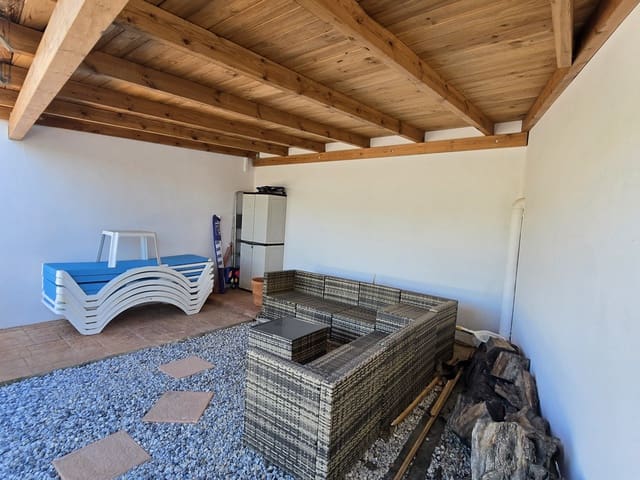 3 bedroom Villa for sale in Alcaucín with pool garage - € 375,000 (Ref: 9610116)