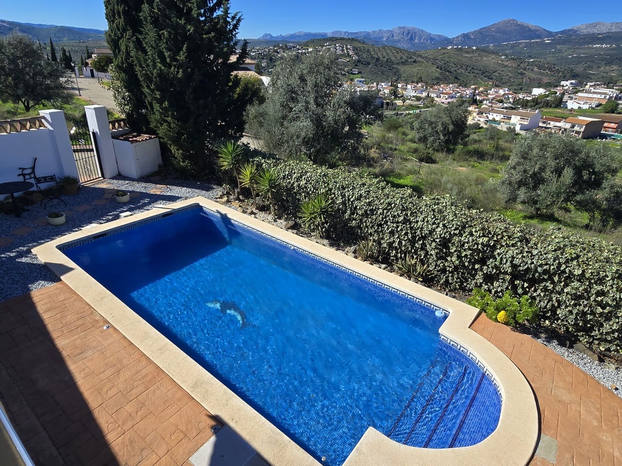 3 makuuhuone Huvila myytävänä paikassa Alcaucin mukana uima-altaan 
autotalli - 375 000 € (Ref: 9610116)