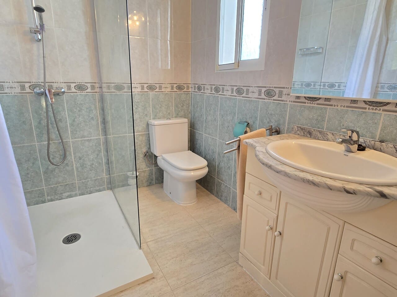 4 soverom Villa til salgs i Benamargosa med svømmebasseng garasje - € 365 000 (Ref: 9612038)