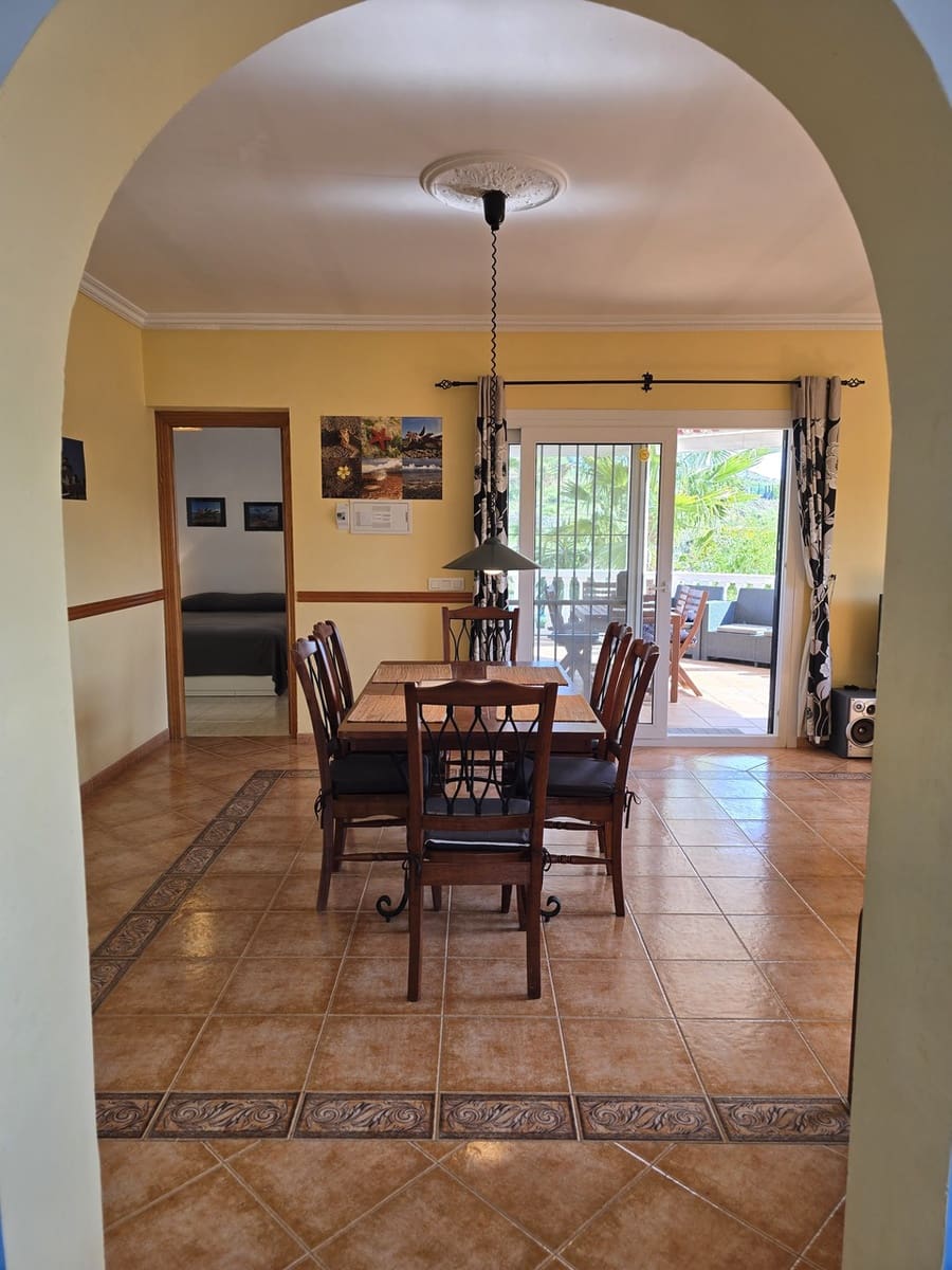 4 soverom Villa til salgs i Benamargosa med svømmebasseng garasje - € 365 000 (Ref: 9612038)