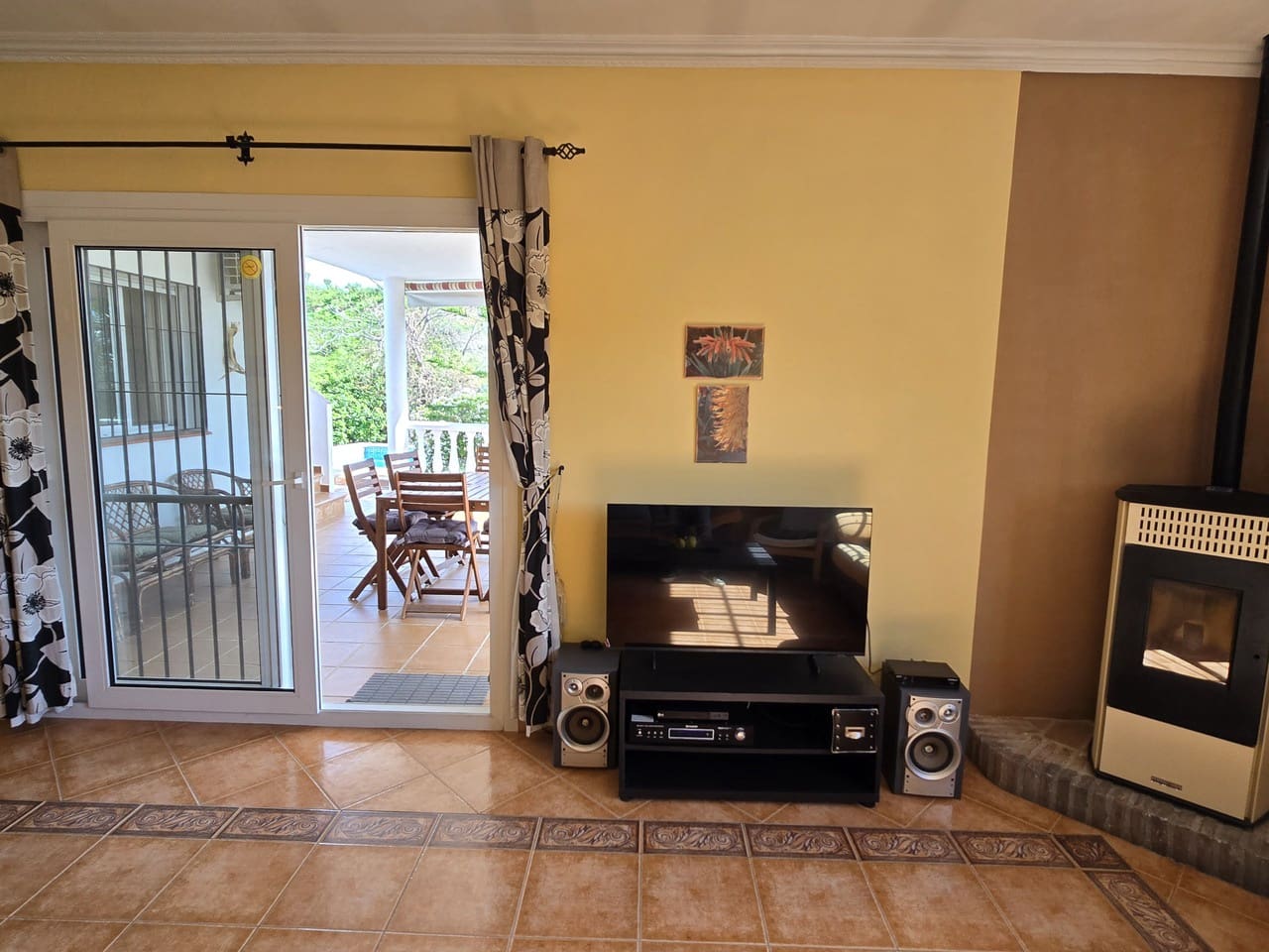 4 soverom Villa til salgs i Benamargosa med svømmebasseng garasje - € 365 000 (Ref: 9612038)