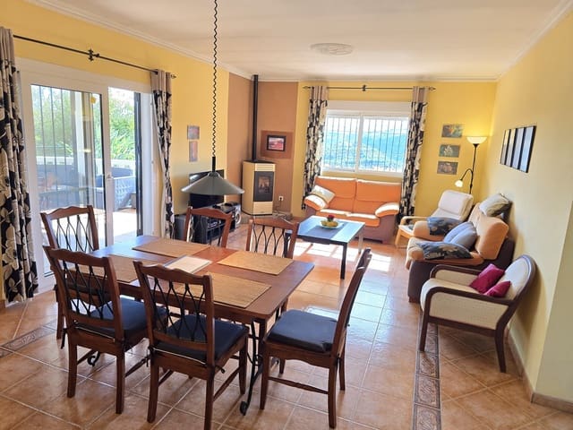 4 soverom Villa til salgs i Benamargosa med svømmebasseng garasje - € 365 000 (Ref: 9612038)