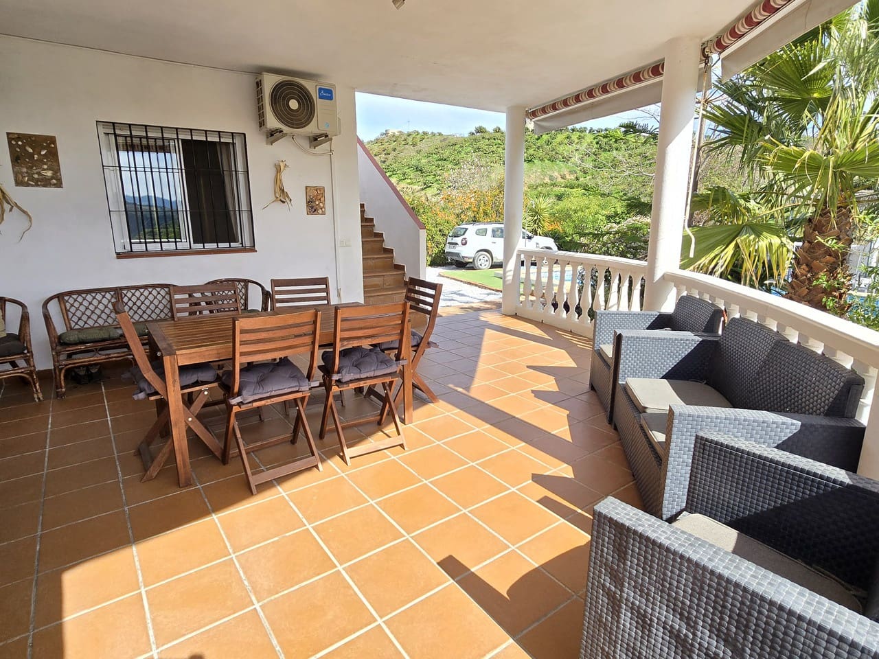 4 soverom Villa til salgs i Benamargosa med svømmebasseng garasje - € 365 000 (Ref: 9612038)