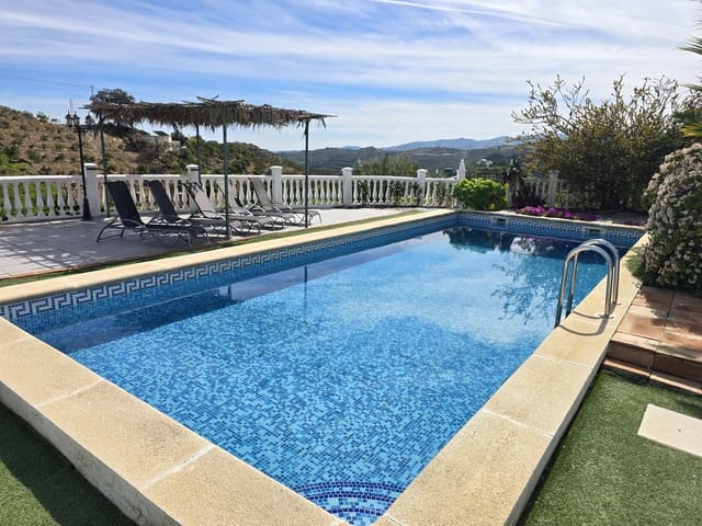 4 soverom Villa til salgs i Benamargosa med svømmebasseng garasje - € 365 000 (Ref: 9612038)