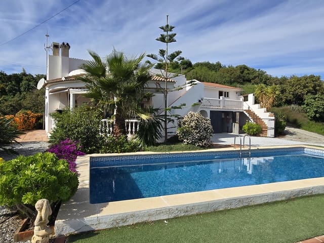 4 soverom Villa til salgs i Benamargosa med svømmebasseng garasje - € 365 000 (Ref: 9612038)