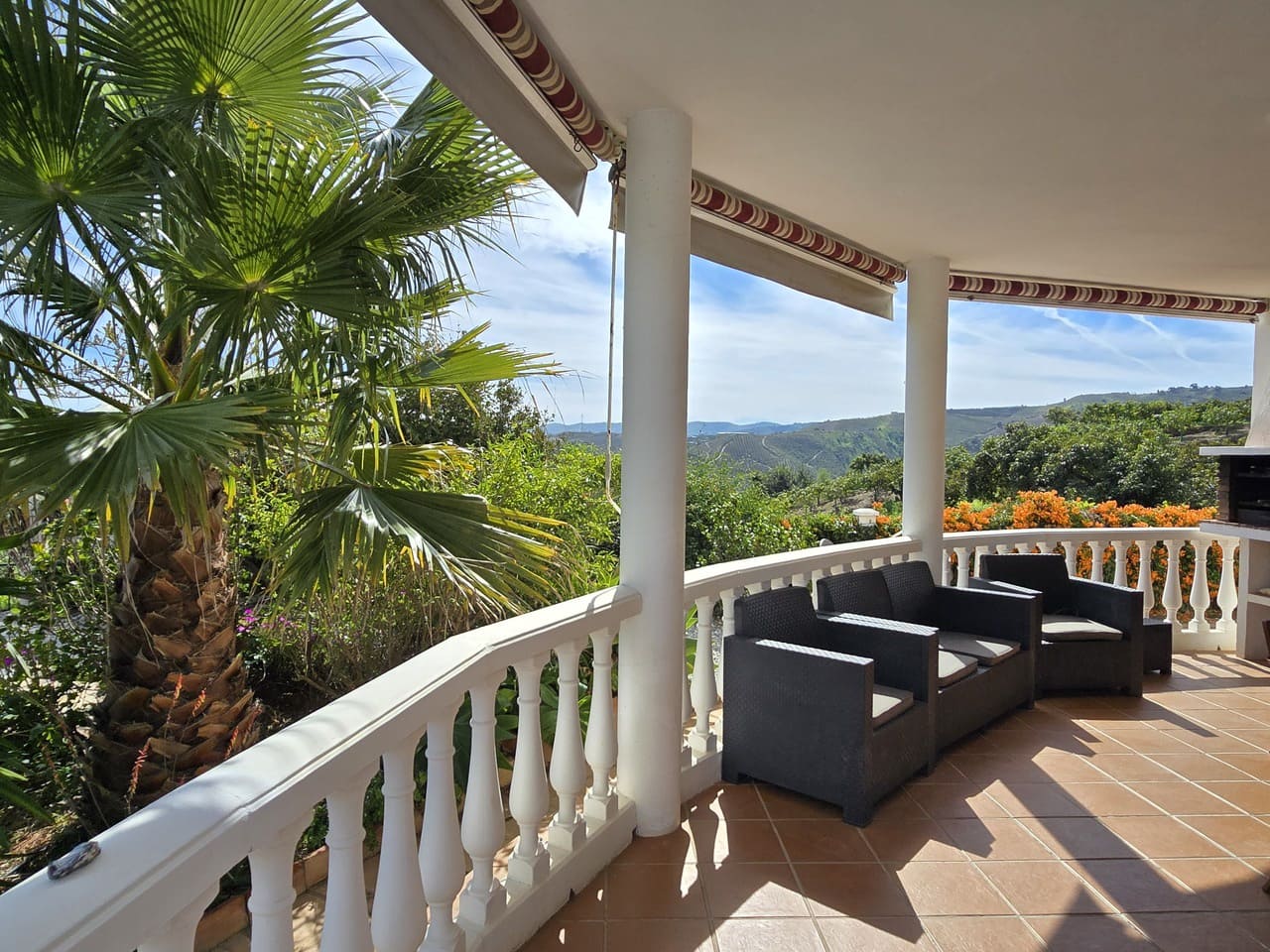 4 soverom Villa til salgs i Benamargosa med svømmebasseng garasje - € 365 000 (Ref: 9612038)