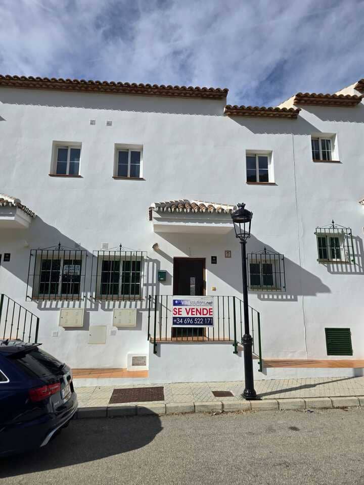 3 quarto Casa em Banda para venda em Alcaucin com piscina garagem - 185 000 € (Ref: 9626566)