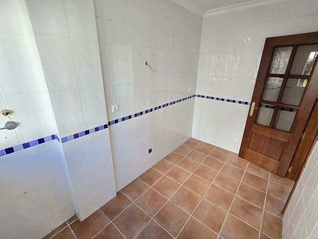 3 quarto Casa em Banda para venda em Alcaucín com piscina garagem - 185 000 € (Ref: 9626566)