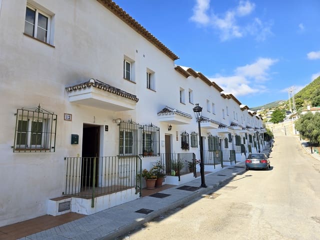 3 bedroom Townhouse for sale in Alcaucín with pool garage - € 175,000 (Ref: 9626567)