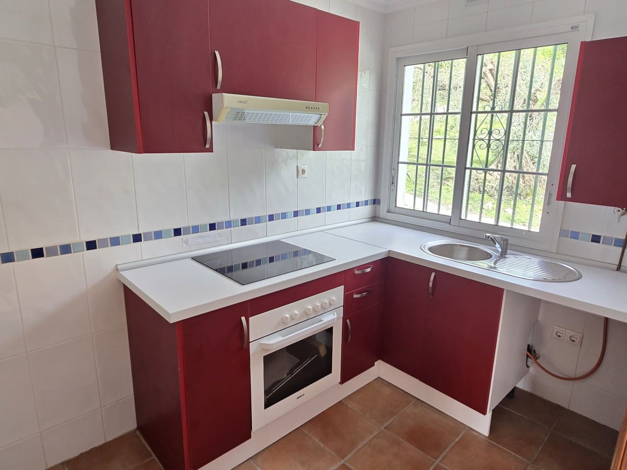 3 bedroom Townhouse for sale in Alcaucin with pool garage - € 175,000 (Ref: 9626567)