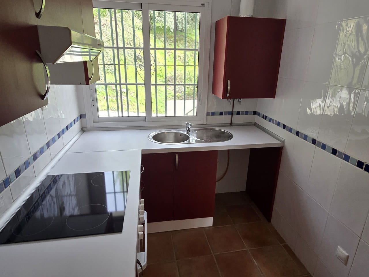 3 bedroom Townhouse for sale in Alcaucin with pool garage - € 175,000 (Ref: 9626567)