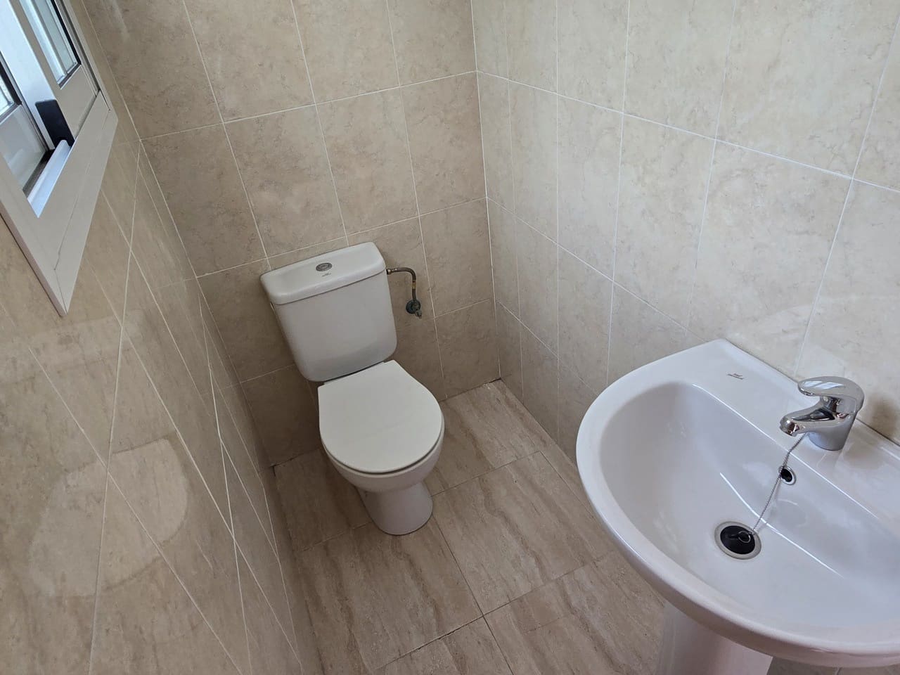 3 bedroom Townhouse for sale in Alcaucin with pool garage - € 175,000 (Ref: 9626567)