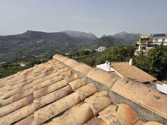 3 slaapkamer Huis te koop in Alcaucín met zwembad garage - € 175.000 (Ref: 9626567)