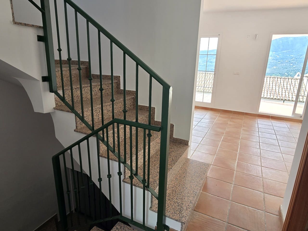 3 bedroom Townhouse for sale in Alcaucin with pool garage - € 175,000 (Ref: 9626567)