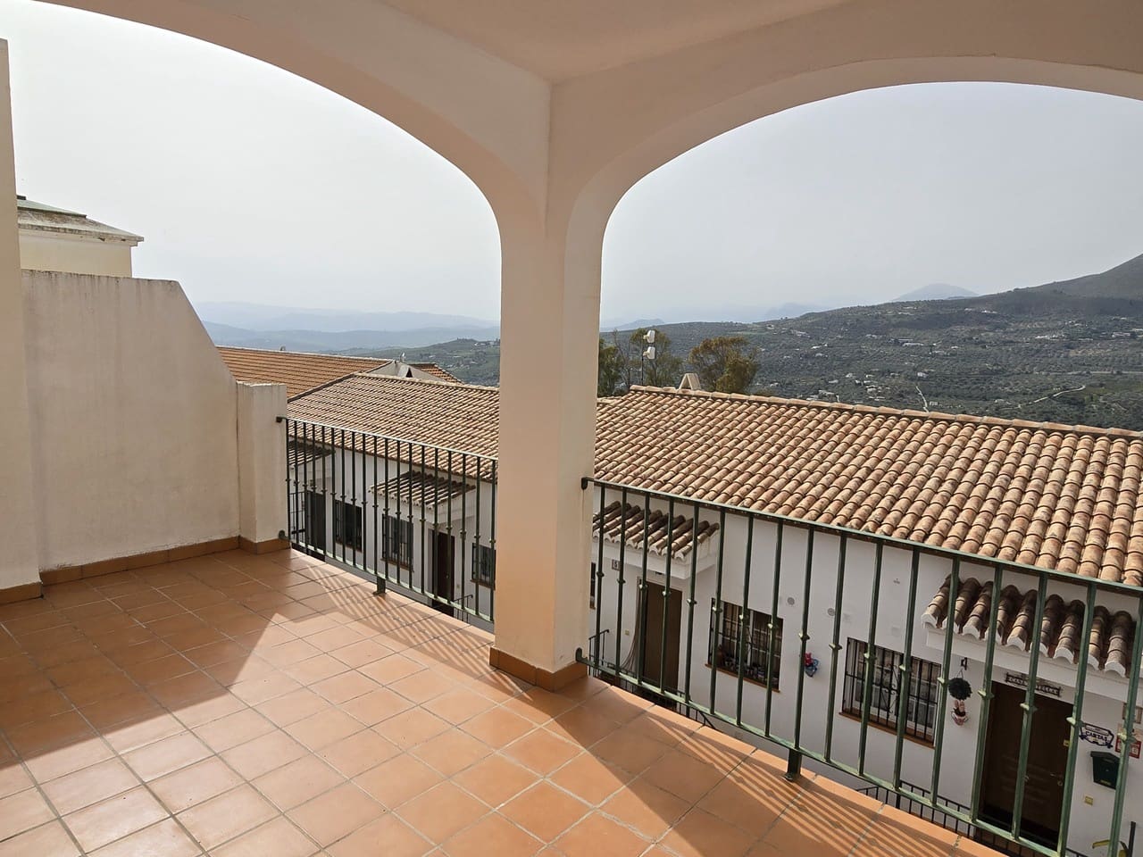 3 bedroom Townhouse for sale in Alcaucin with pool garage - € 175,000 (Ref: 9626567)