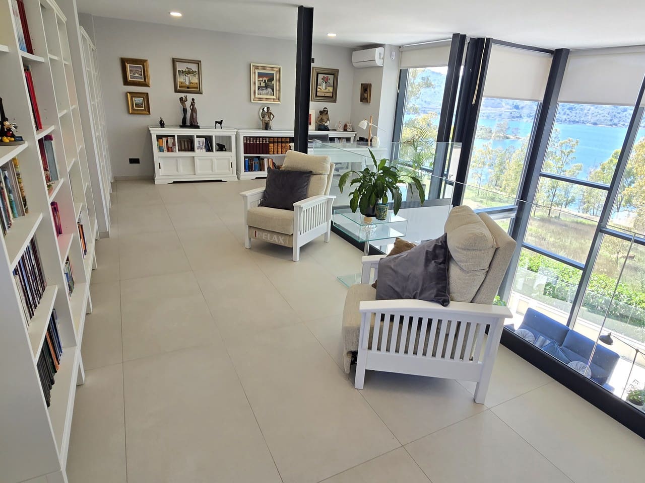 4 soveværelse Villa til salg i Vinuela med swimmingpool garage - € 950.000 (Ref: 9696890)