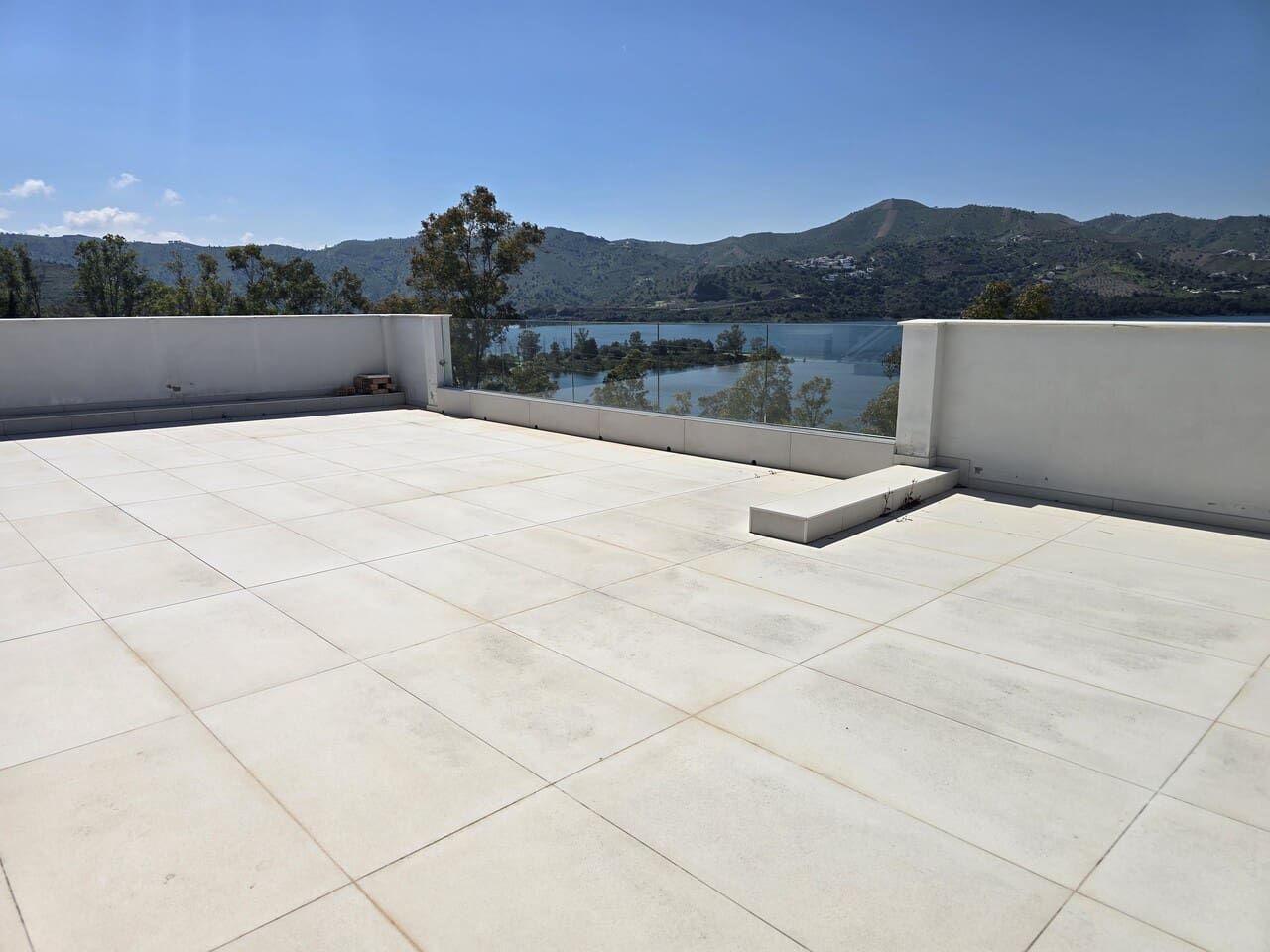 4 soveværelse Villa til salg i Vinuela med swimmingpool garage - € 950.000 (Ref: 9696890)