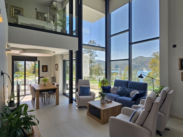 4 soveværelse Villa til salg i Viñuela med swimmingpool garage - € 950.000 (Ref: 9696890)