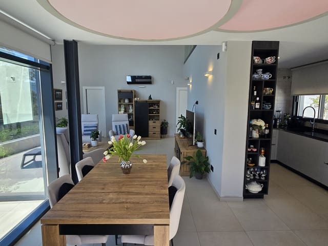 4 soveværelse Villa til salg i Viñuela med swimmingpool garage - € 950.000 (Ref: 9696890)