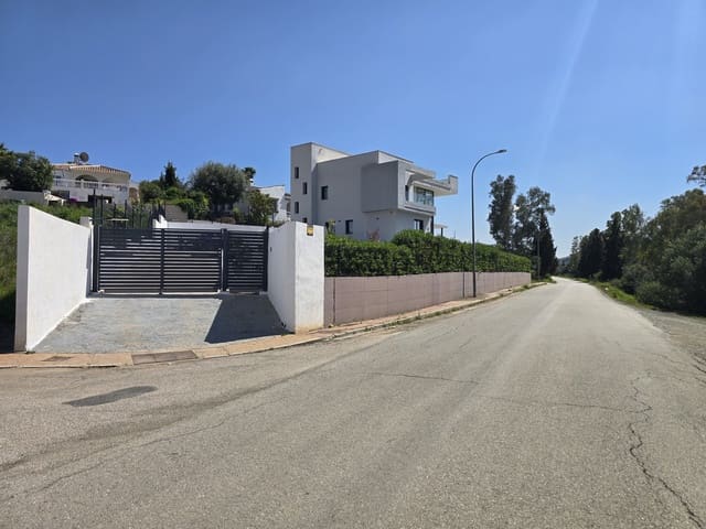 4 makuuhuone Huvila myytävänä paikassa Viñuela mukana uima-altaan 
autotalli - 950 000 € (Ref: 9696890)