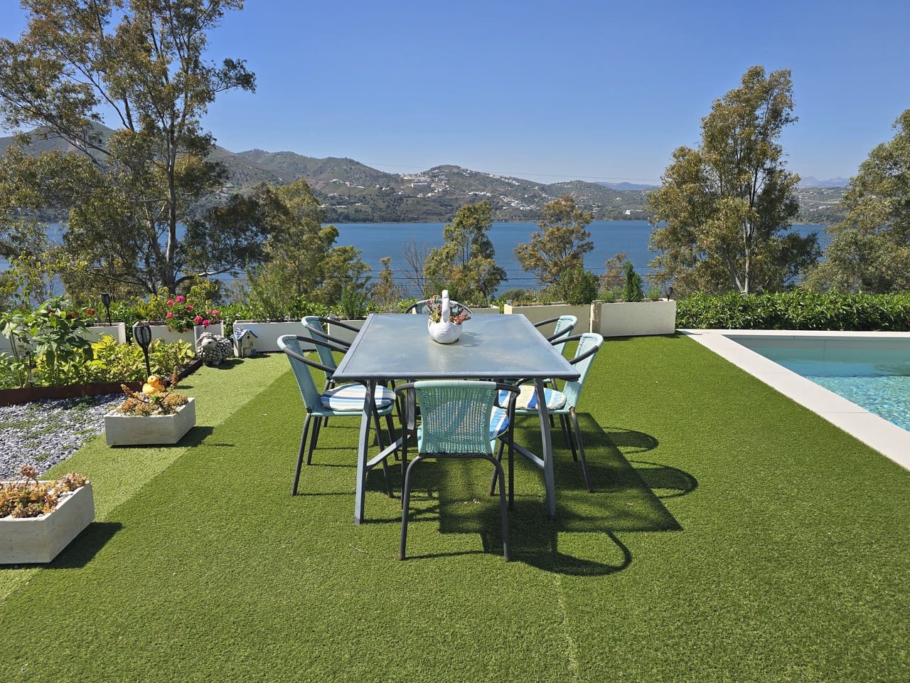 4 soveværelse Villa til salg i Vinuela med swimmingpool garage - € 950.000 (Ref: 9696890)