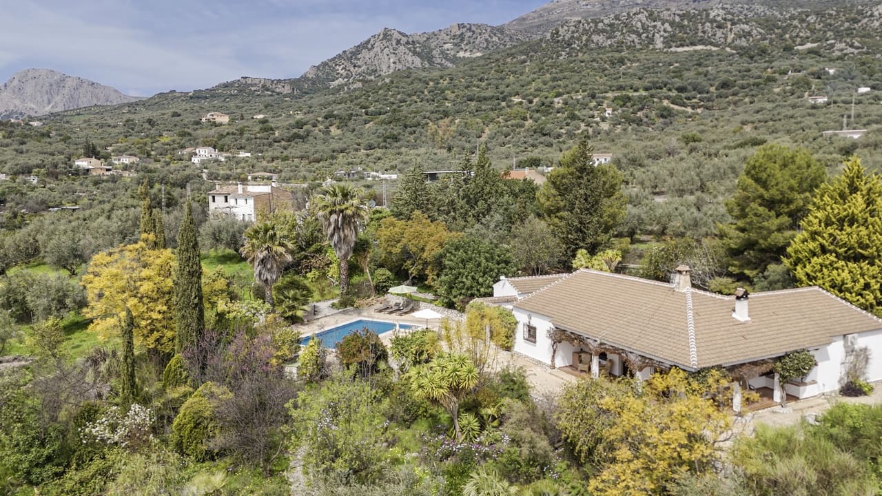 5 quarto Moradia para venda em Periana com piscina garagem - 575 000 € (Ref: 9699812)