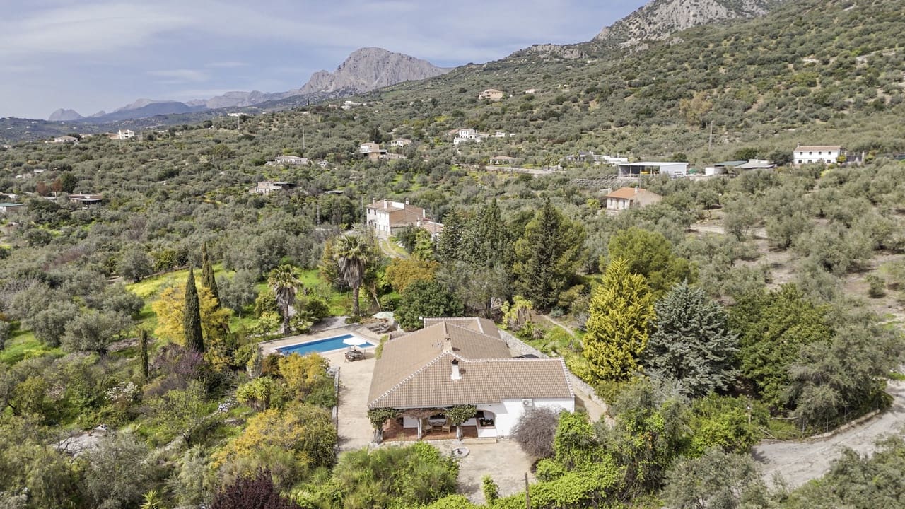 5 quarto Moradia para venda em Periana com piscina garagem - 575 000 € (Ref: 9699812)