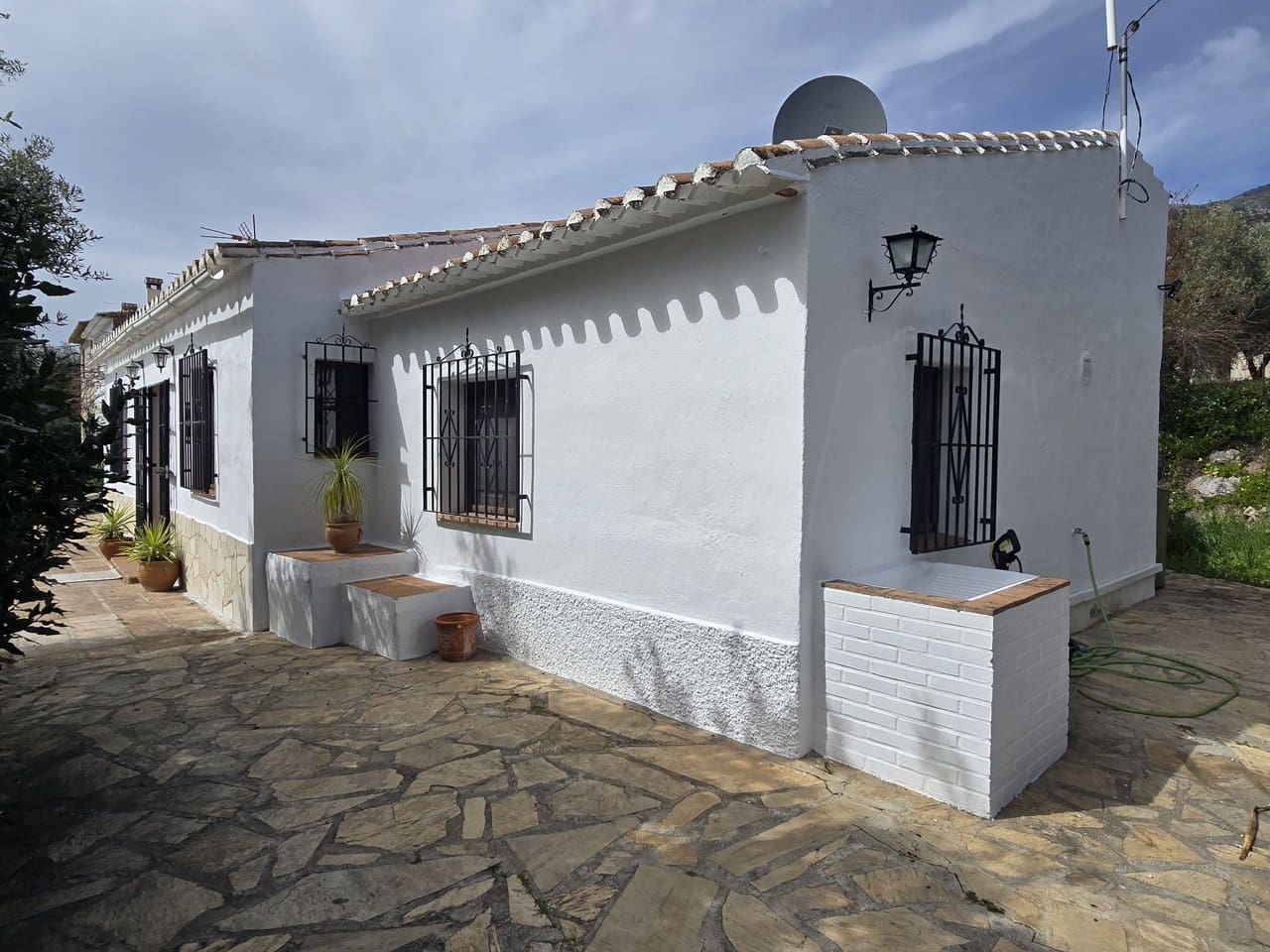 5 bedroom Villa for sale in Periana with pool garage - € 575,000 (Ref: 9699812)