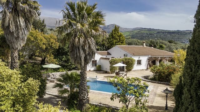 5 sovrum Villa till salu i Periana med pool garage - 575 000 € (Ref: 9699812)