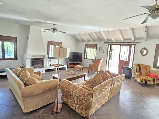 5 sovrum Villa till salu i Periana med pool garage - 575 000 € (Ref: 9699812)