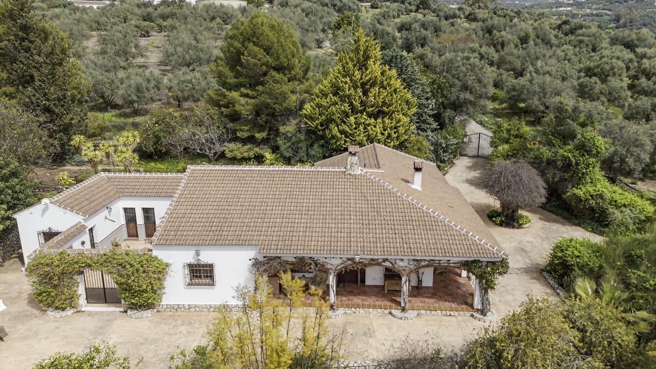 5 bedroom Villa for sale in Periana with pool garage - € 575,000 (Ref: 9699812)