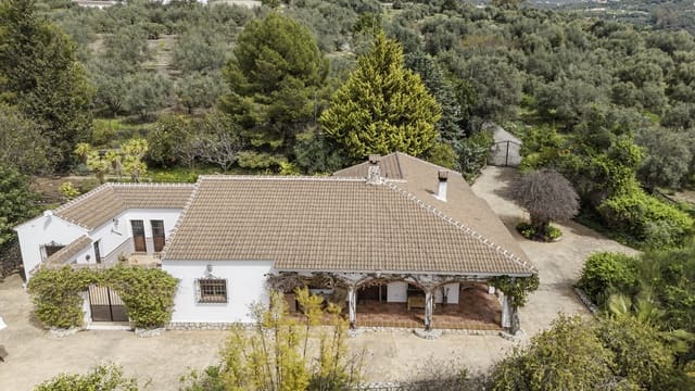 5 sovrum Villa till salu i Periana med pool garage - 575 000 € (Ref: 9699812)