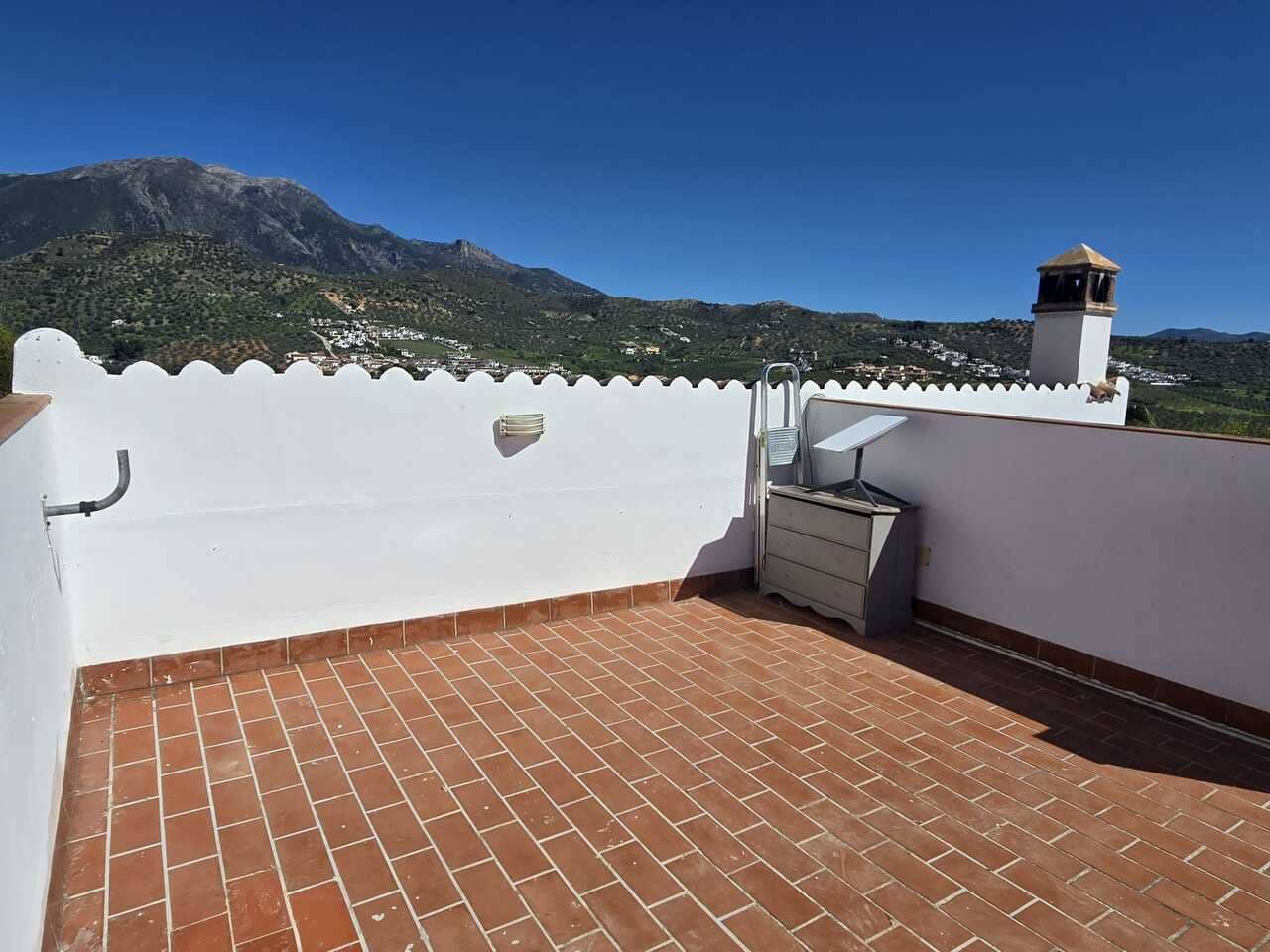 3 bedroom Villa for sale in Vinuela with pool garage - € 347,500 (Ref: 9712421)