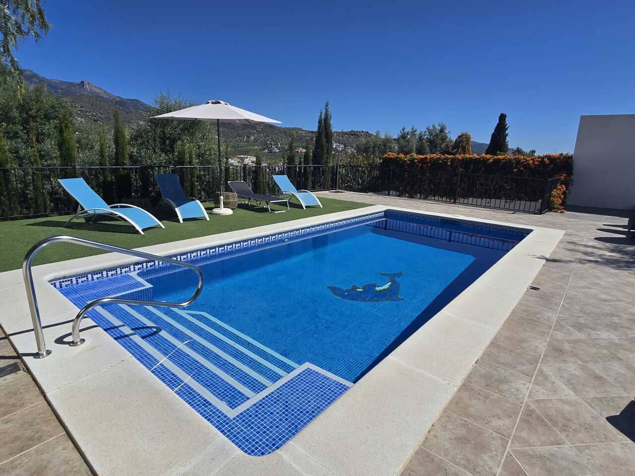 3 bedroom Villa for sale in Vinuela with pool garage - € 347,500 (Ref: 9712421)