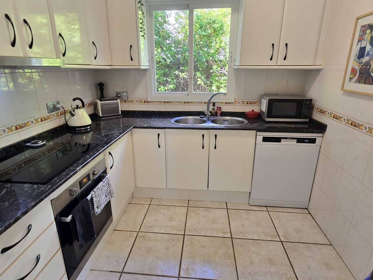 3 bedroom Villa for sale in Vinuela with pool garage - € 347,500 (Ref: 9712421)